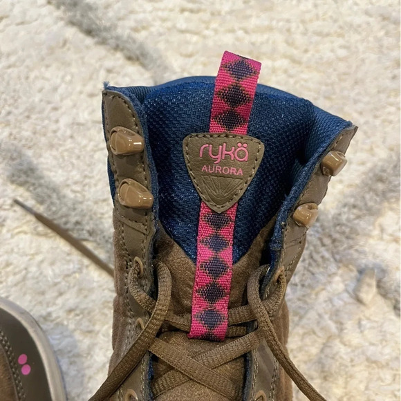 RYKA Aurora Quilted Sneaker Ankle Boot taupe Brown blue pink 6.5 - Picture 2 of 12